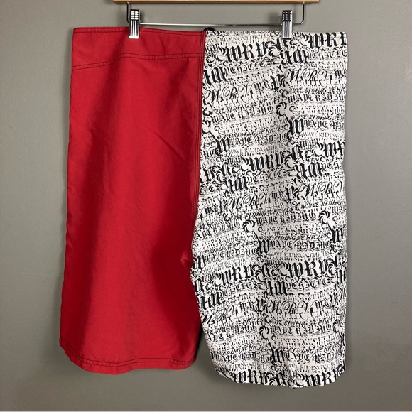 WRV board shorts size 38 deadstock y2k surf loud pattern graffiti spell out red - Picture 6 of 8